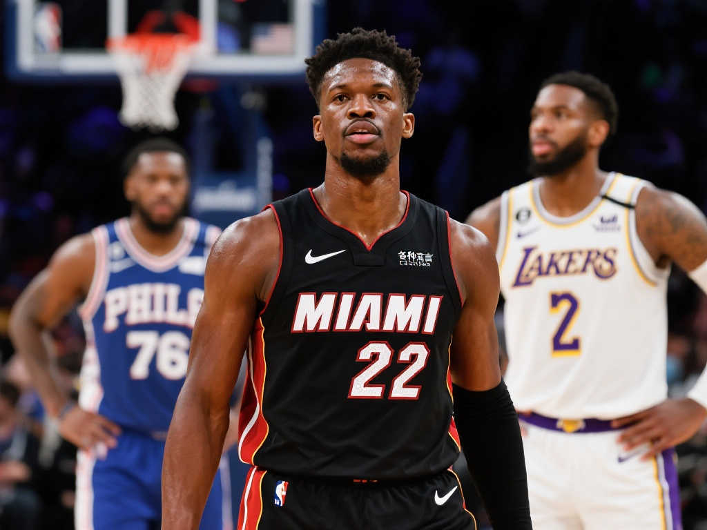 多姿多彩的 多姿多彩的